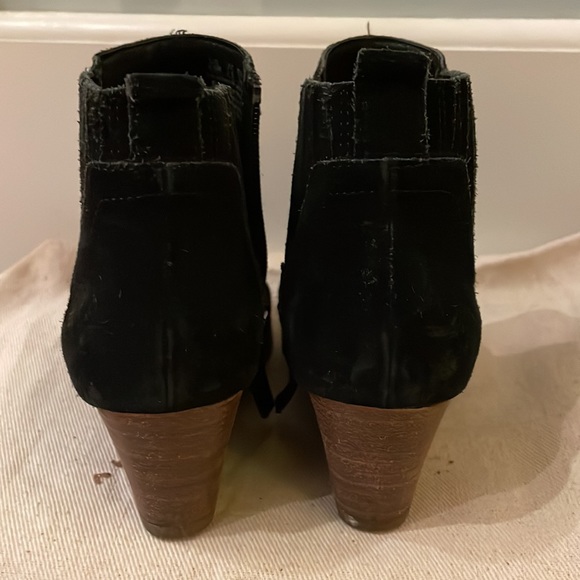 Bundle***Women’s size 4, both pairs are about 2 inches tall. - Picture 6 of 7